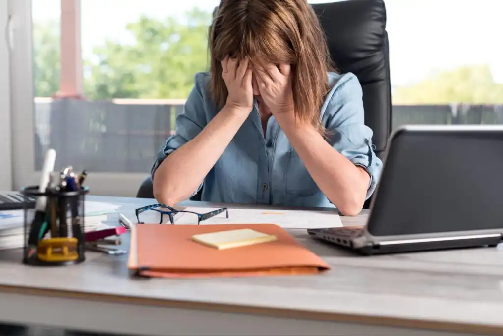 17 Tips to Deal With Workplace Burnout & Job Stress